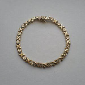 Vintage Designer 14K Yellow Gold Diamond Cut Hugs Kisses Flowers Tennis BRACELET